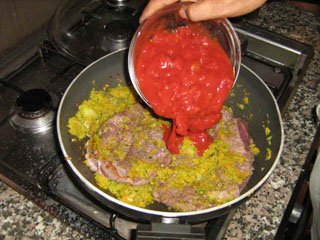 cooking lamb for meatballs spaghetti